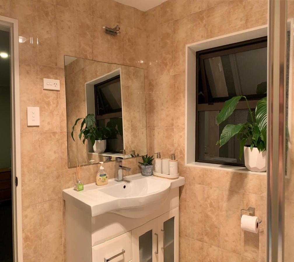 オークランドNorthwest Cozy Houseアパートメント エクステリア 写真